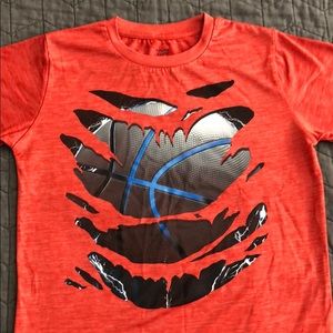Red boys tshirt small